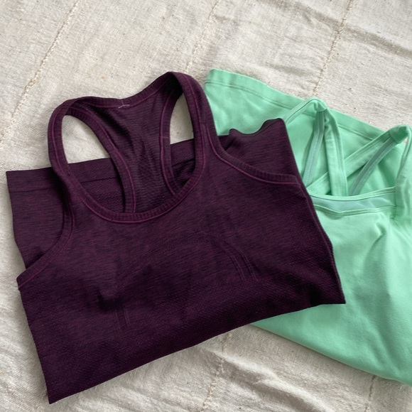Bundle of two lululemon tank top size 4 - Picture 2 of 11
